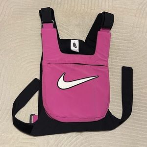 NIKE VEST WITH FRONT POCKET